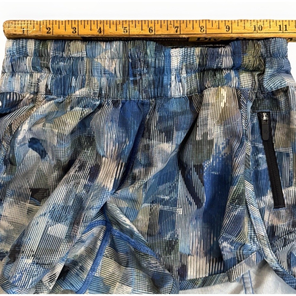 Lululemon Shorts Womens 4 Blue Green Tracker Abstract Running Athletic Yoga - Picture 11 of 13